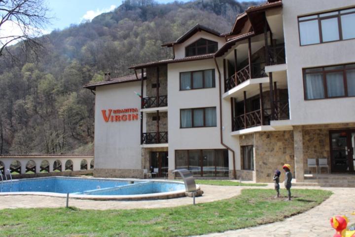 Family Hotel Virgin Ribaritsa Eksteriør bilde