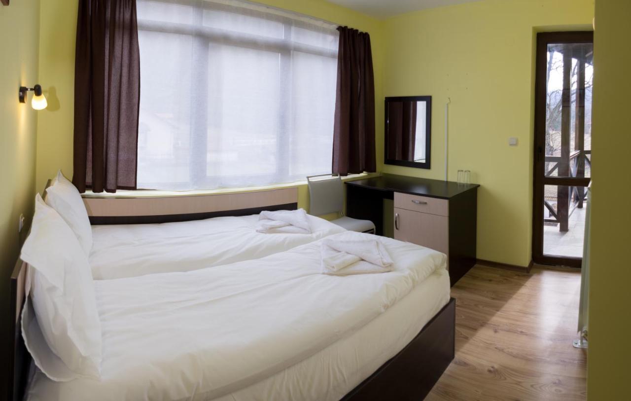 Family Hotel Virgin Ribaritsa Eksteriør bilde