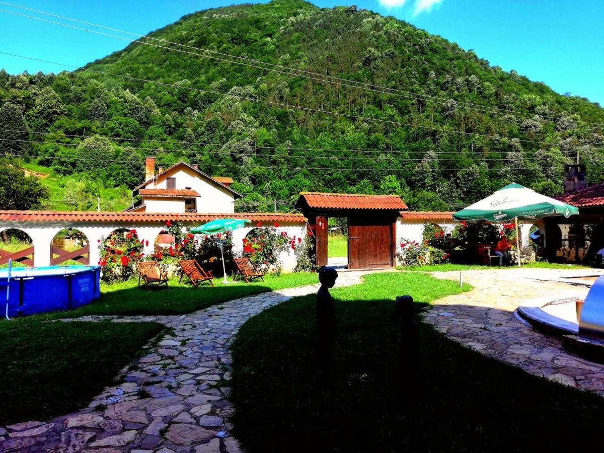 Family Hotel Virgin Ribaritsa Eksteriør bilde
